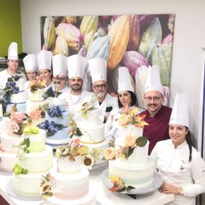 PEPPE LEOTTA ALTA FORMAZIONE CORSI CONPAIT-SICILIA SCUOLA CORSO MONTAGGIO, SPATOLATURA E DECORAZIONE SULLE TORTE DA RICORRENZA