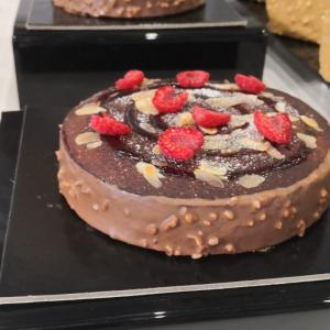 PEPPE LEOTTA ALTA FORMAZIONE CORSI CONPAIT-SICILIA SCUOLA PASTICCERIA TORTE DA VIAGGIO E CROSTATE INNOVATIVE DEL MAESTRO RICCARDO MAGNI