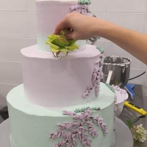 PEPPE LEOTTA ALTA FORMAZIONE CORSI CONPAIT-SICILIA SCUOLA CORSO MONTAGGIO, SPATOLATURA E DECORAZIONE SULLE TORTE DA RICORRENZA