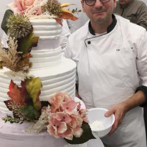 PEPPE LEOTTA ALTA FORMAZIONE CORSI CONPAIT-SICILIA SCUOLA CORSO MONTAGGIO, SPATOLATURA E DECORAZIONE SULLE TORTE DA RICORRENZA
